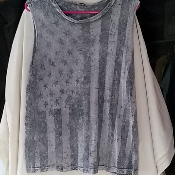 Shirt - Picture 1 of 2